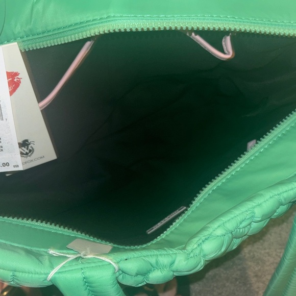 Wildfox Emerald Textured Tote Bag and tumbler - Picture 5 of 13